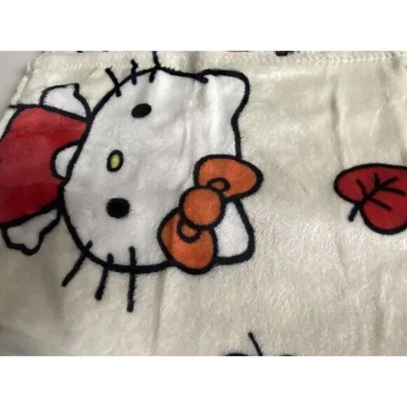 Hello Kitty Autumn Fall Leaves Pumpkins White Soft Throw Blanket 50 x 70” NEW - Picture 11 of 12